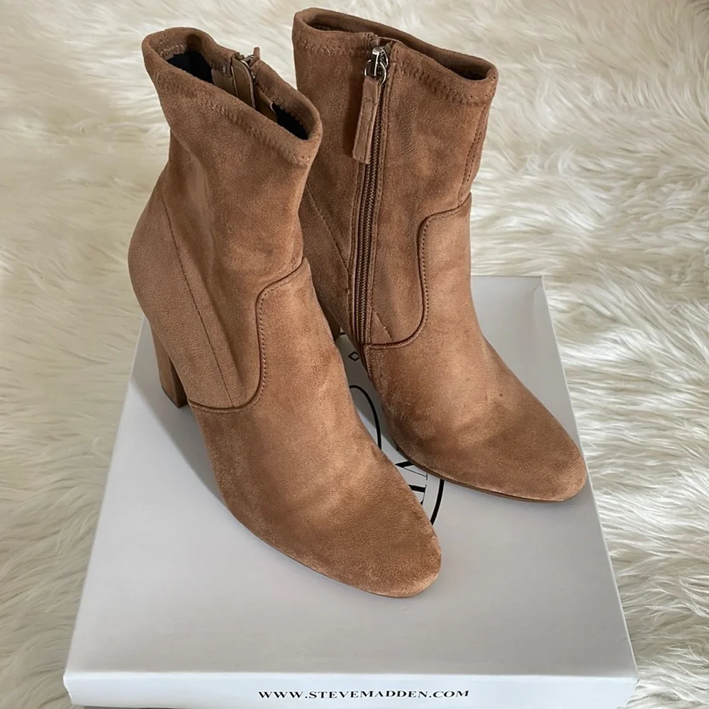 Steve Madden booties size 8 color camel/tan